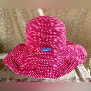 Wallaroo Woman’s Scrunchie Packable Bucket Sun Hat Red & White Podka Dot Pattern